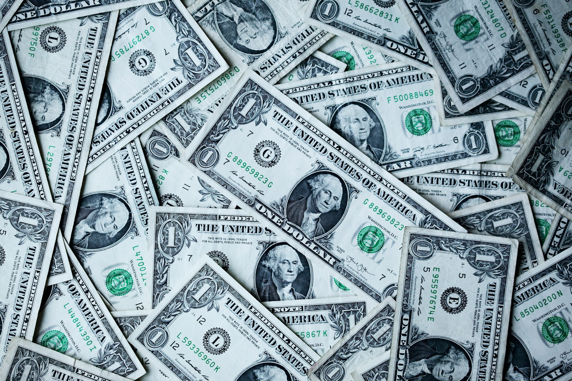 USD momentum & Hawkish tone